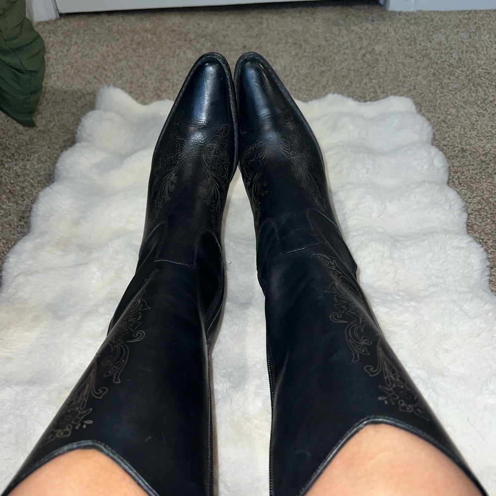 Liz Claiborne Black boots